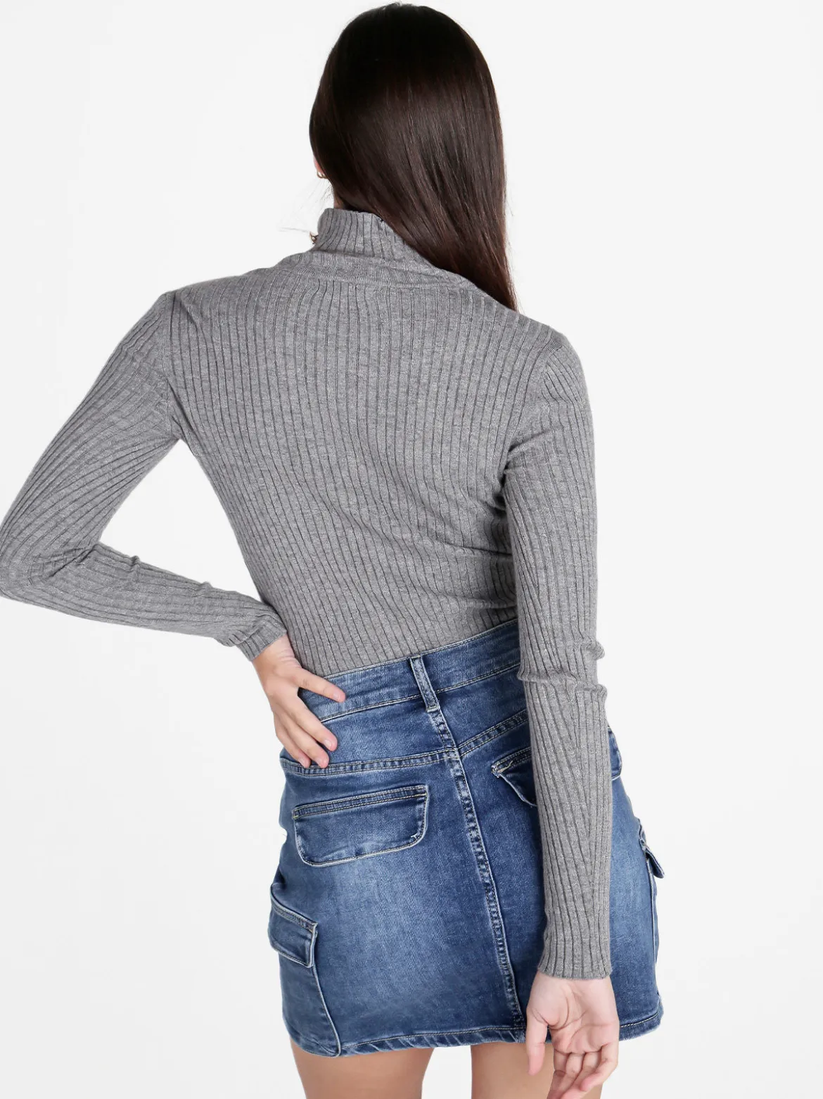 Attic Tricot Pullover donna dolcevita in maglia con bottoni decorativi sulla spalla