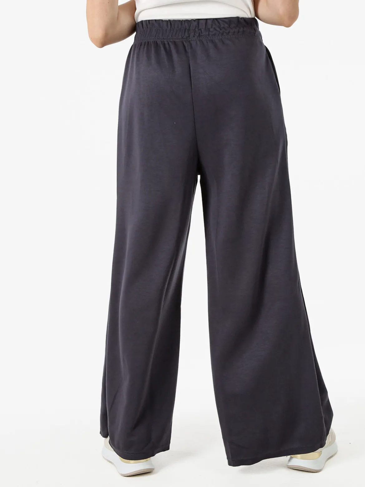 Essenziale Milano Pantaloni donna a palazzo in felpa - grigio scuro