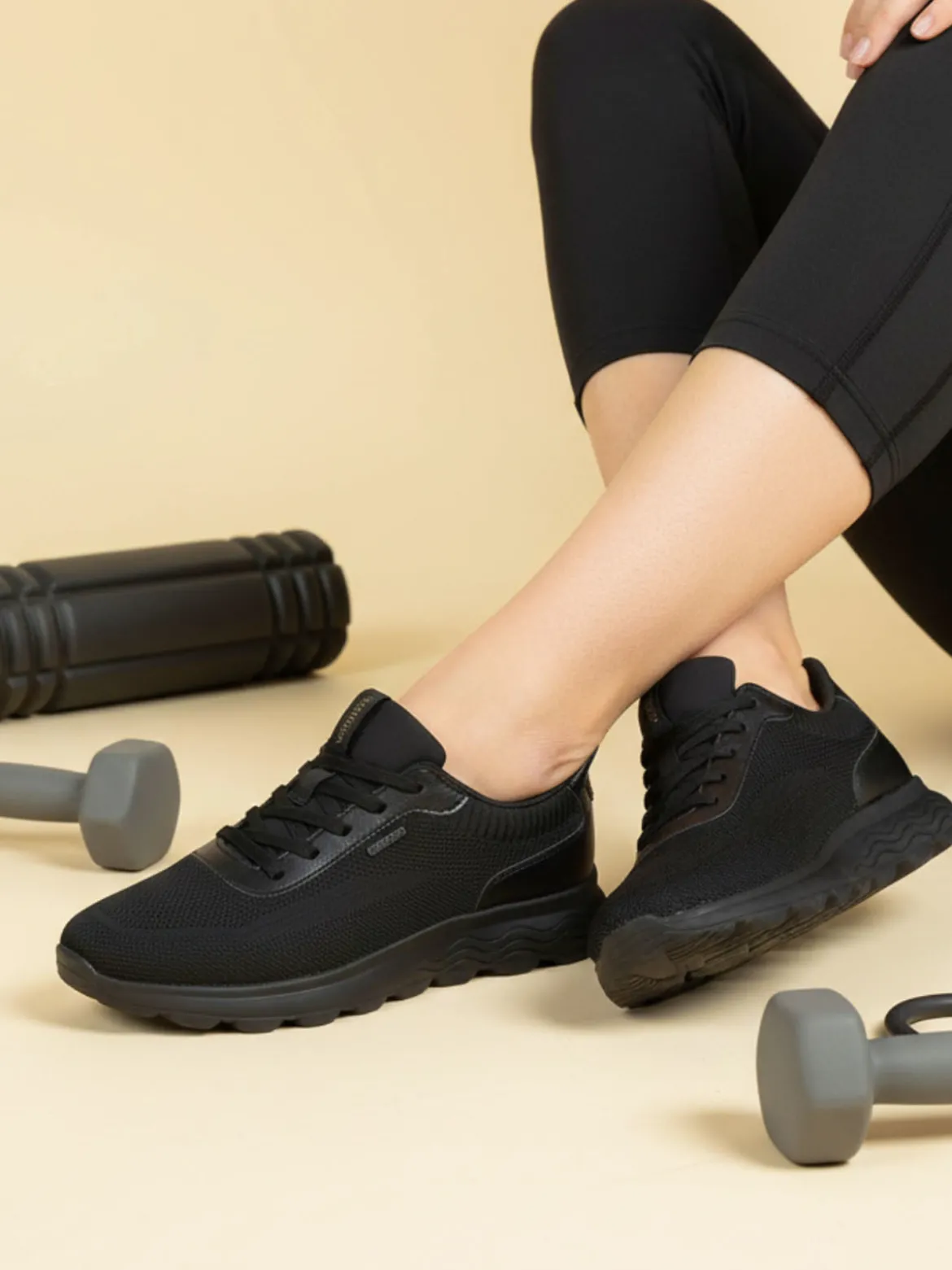 Geox D SPHERICA PLUS Sneakers donna con lacci elastici - nero