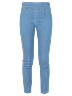 Gladys Jeggins in jeans donna