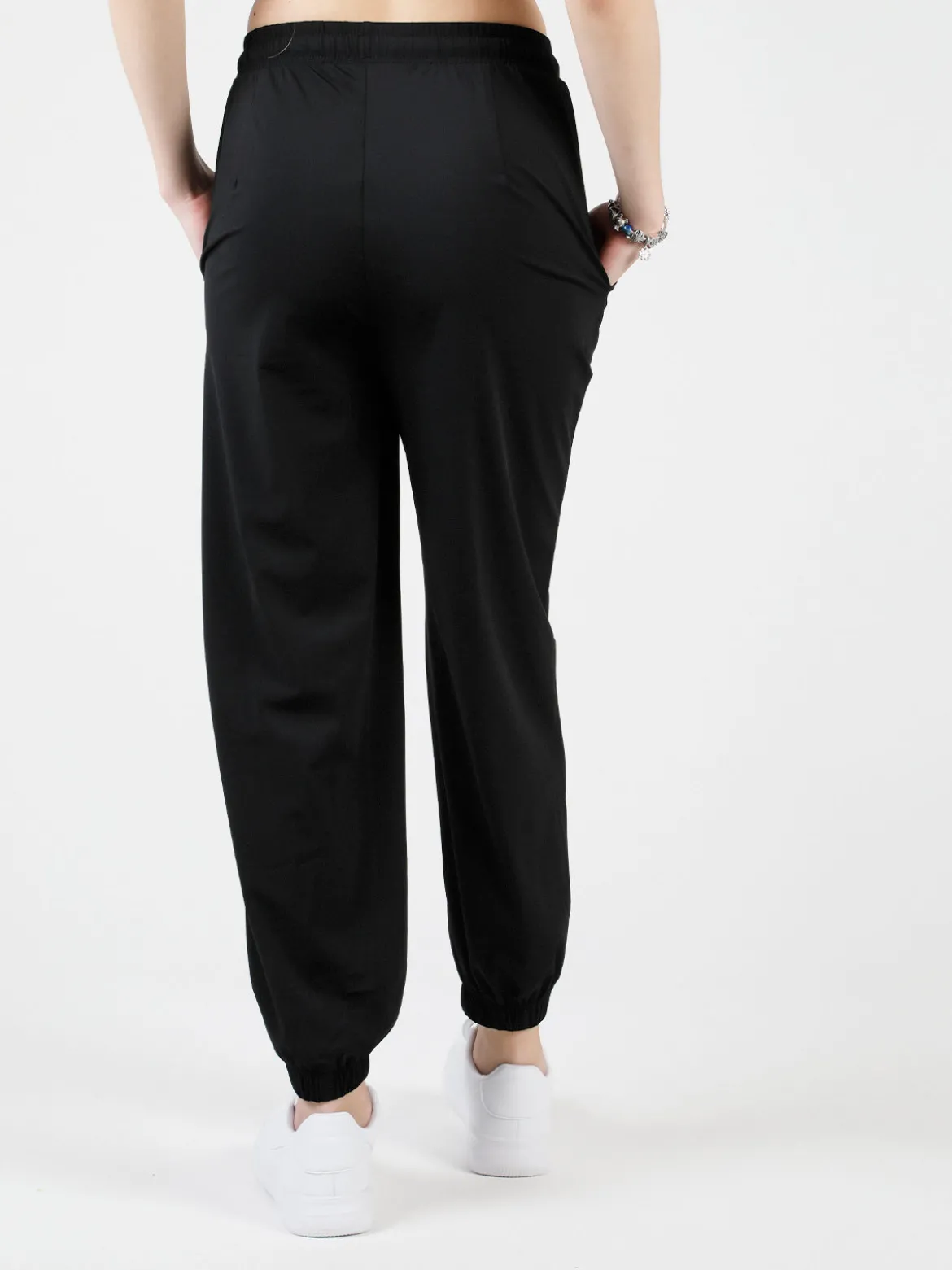 Gladys Pantaloni donna in tessuto tecnico con polsini