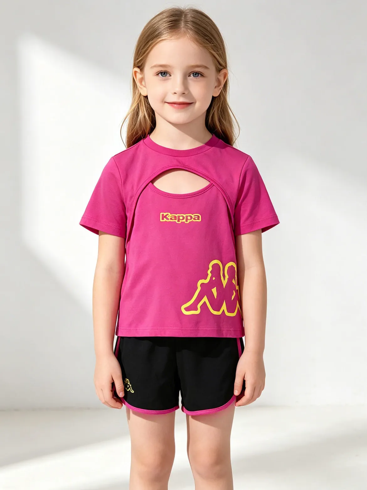 Kappa Completo corto 2 pezzi da ragazza con t-shirt e shorts - fucsia