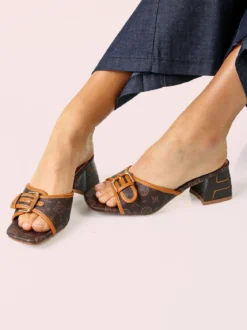 Laura Biagiotti Ciabatte donna con tacco e fibbia - marrone