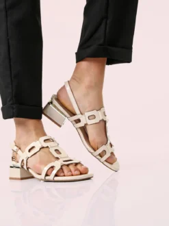 Laura Biagiotti Sandali donna in vernice con tacco basso - beige