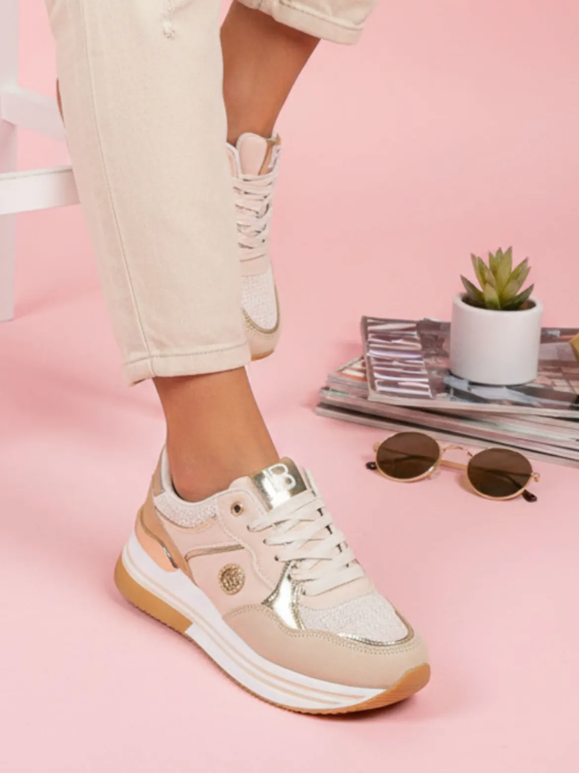 Laura Biagiotti Sneakers stringate da donna con paltform - beige