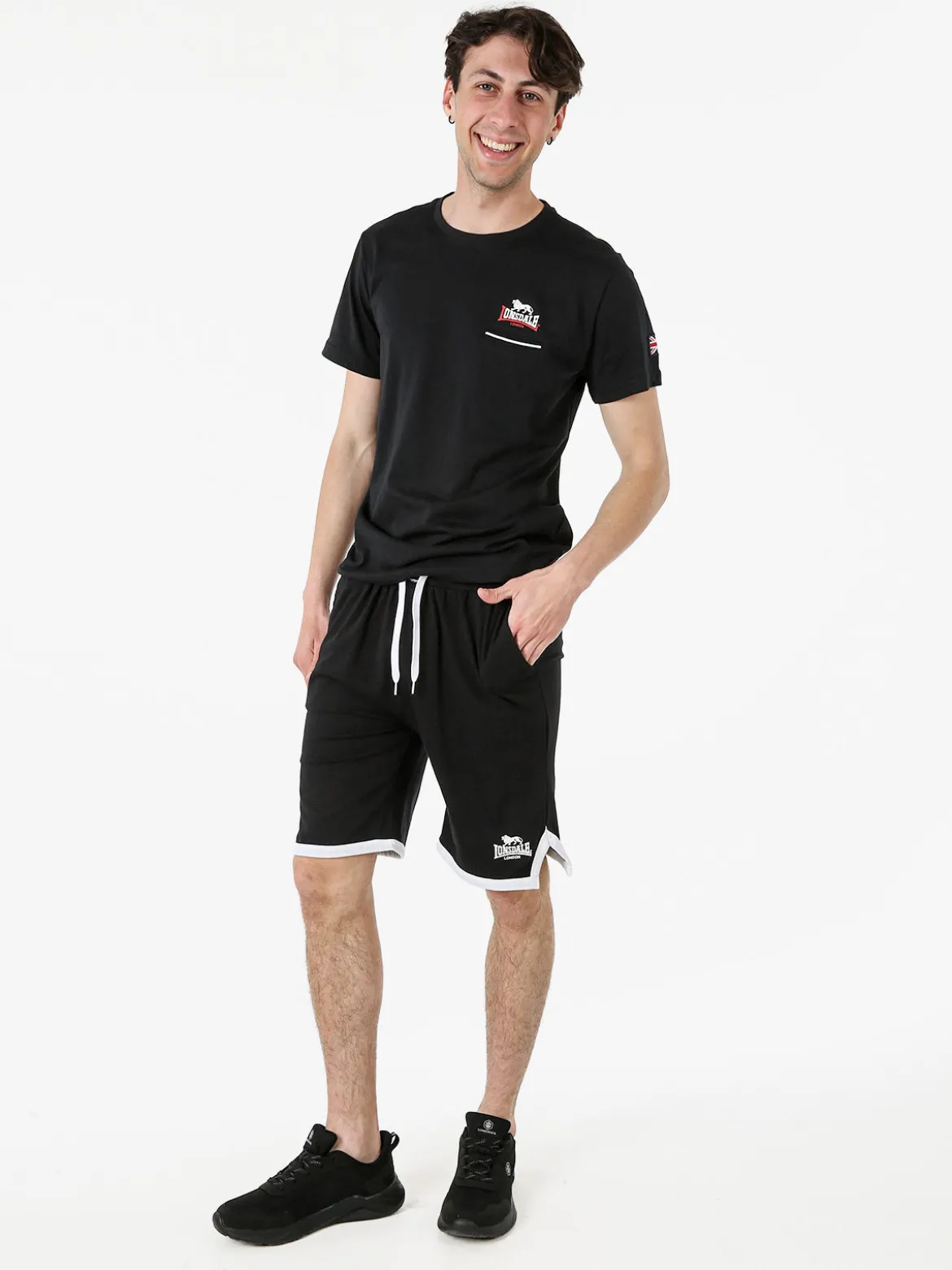 Lonsdale Bermuda sportivi da uomo in cotone con logo - nero