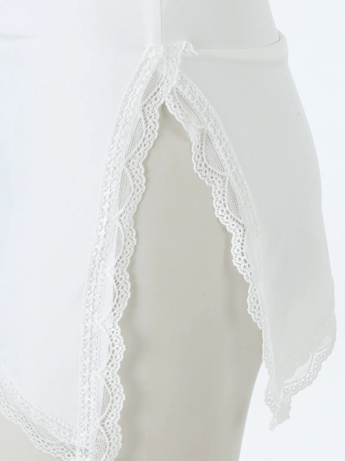 Lovery Top donna asimmetrico con scollo a fascia e bordo finale in pizzo - bianco