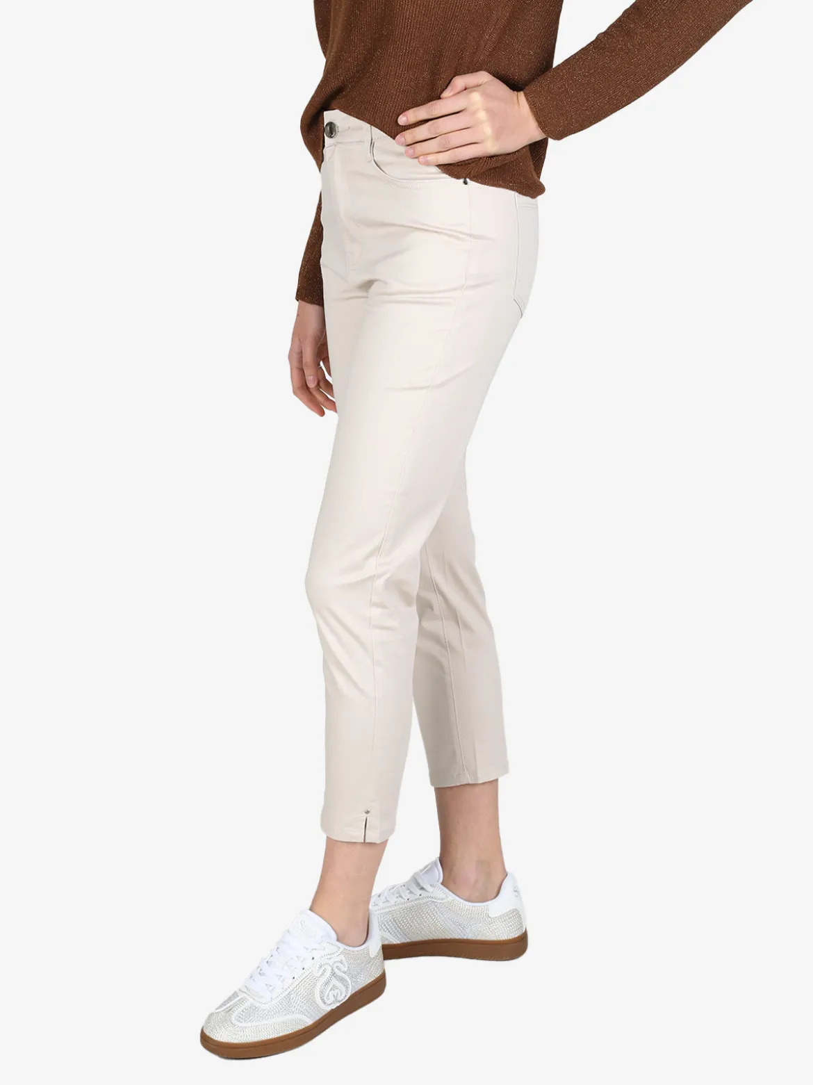 Max & Liu Pantaloni capri donna in cotone con piccolo spacco e strass sul finale