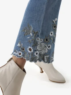 Miss Sister Jeans donna crop a zampa con ricami sul fondo - jeans