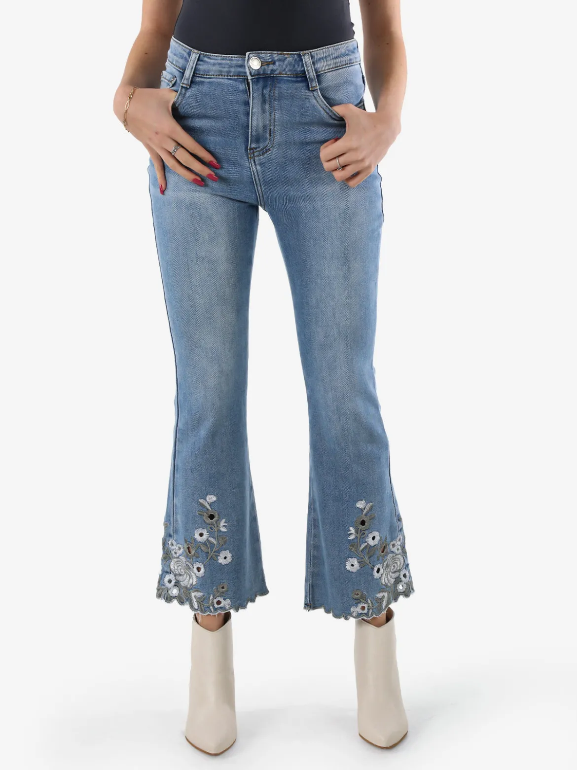 Miss Sister Jeans donna crop a zampa con ricami sul fondo - jeans