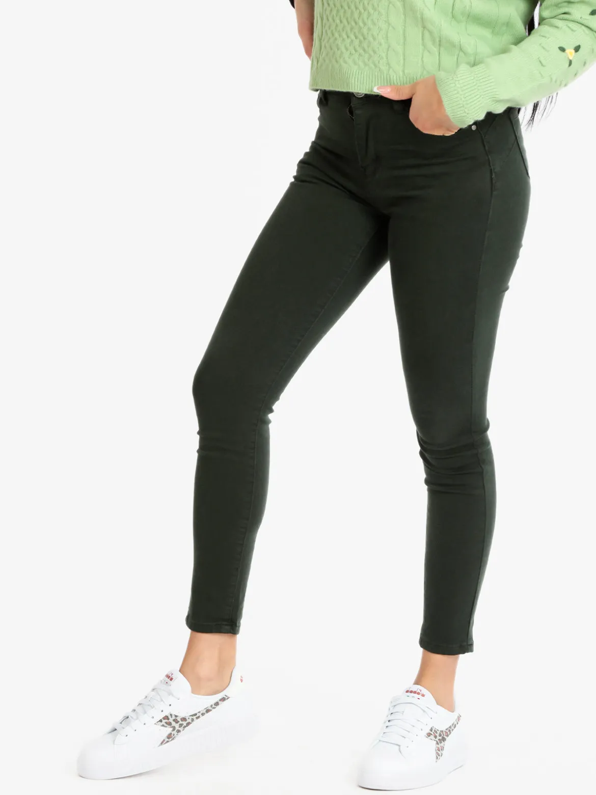 New Collection Pantaloni slim fit da donna