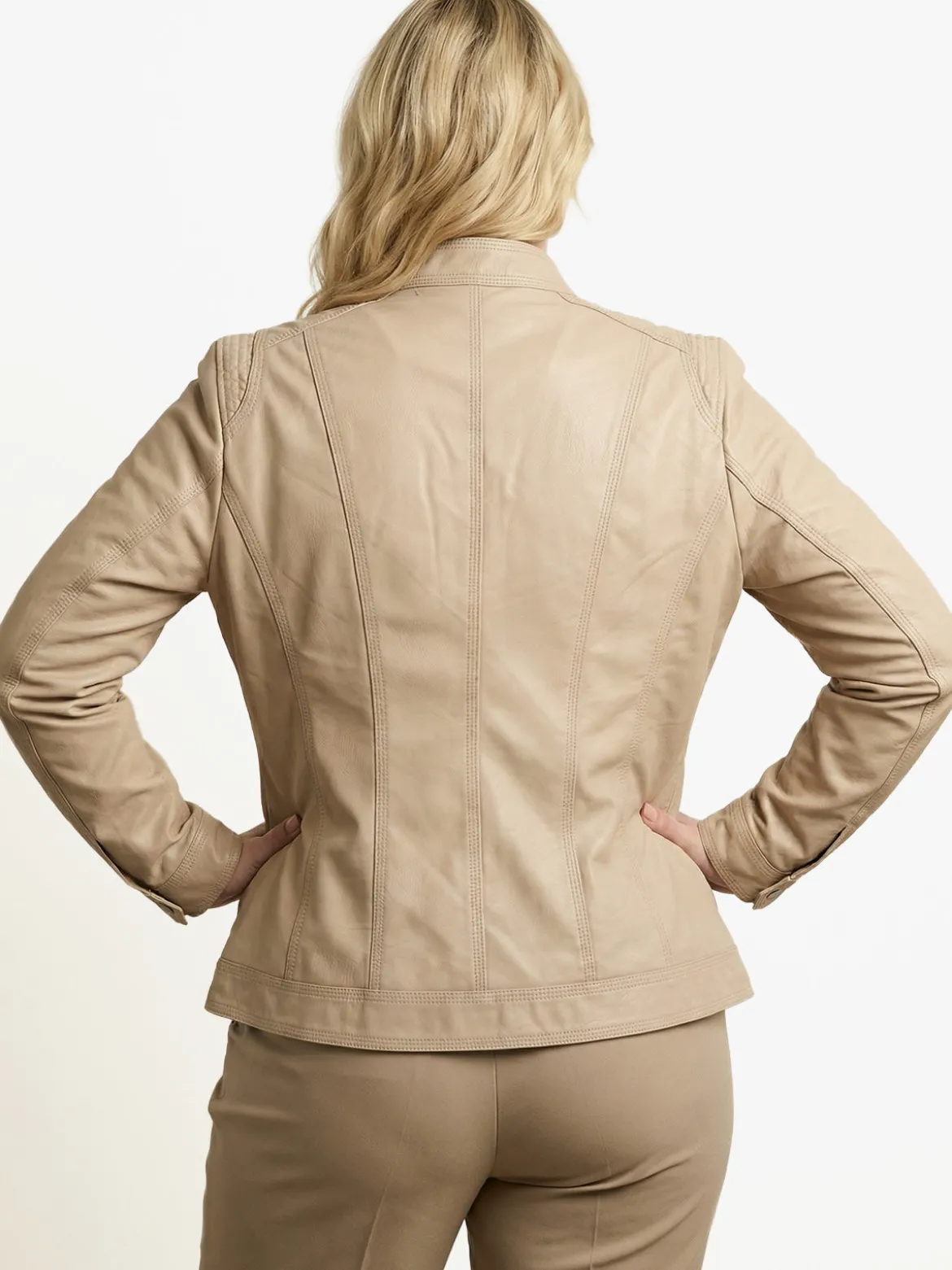 Solada Giacca in ecopelle da donna taglie grandi - beige