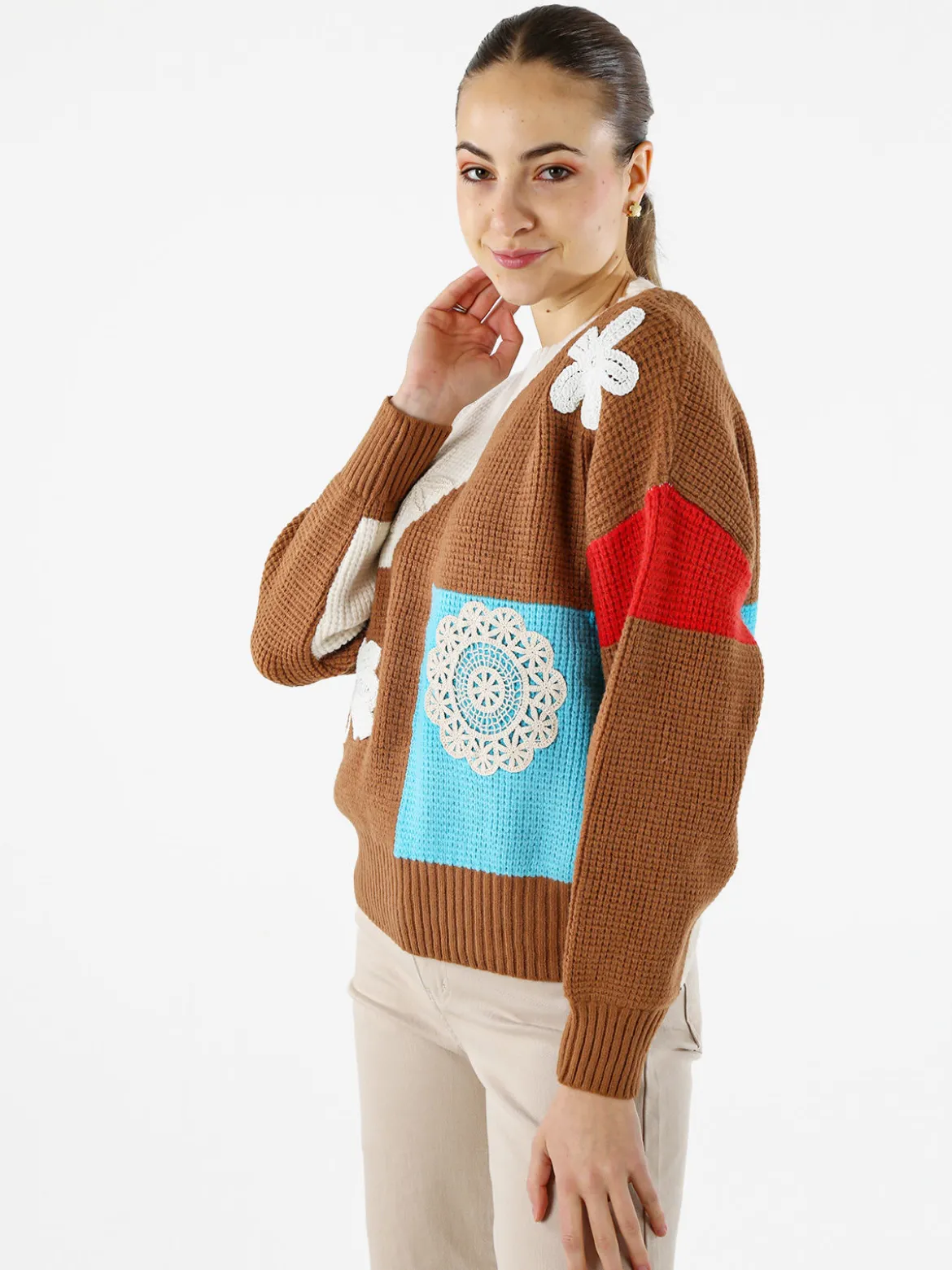 Solada Maglione donna oversize a blocchi di colore con ricami - bianco