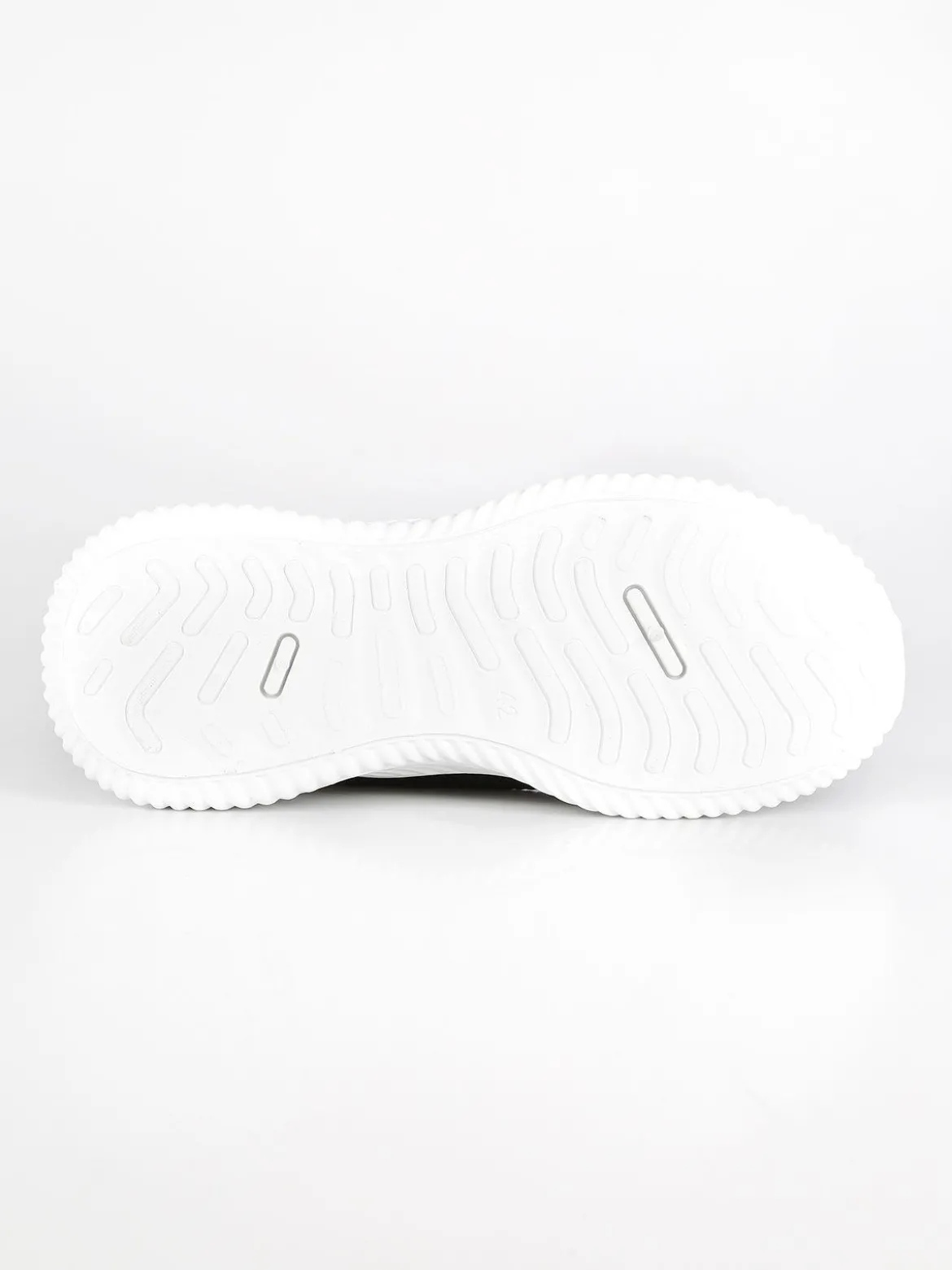 Solada Sneakers slip on nere