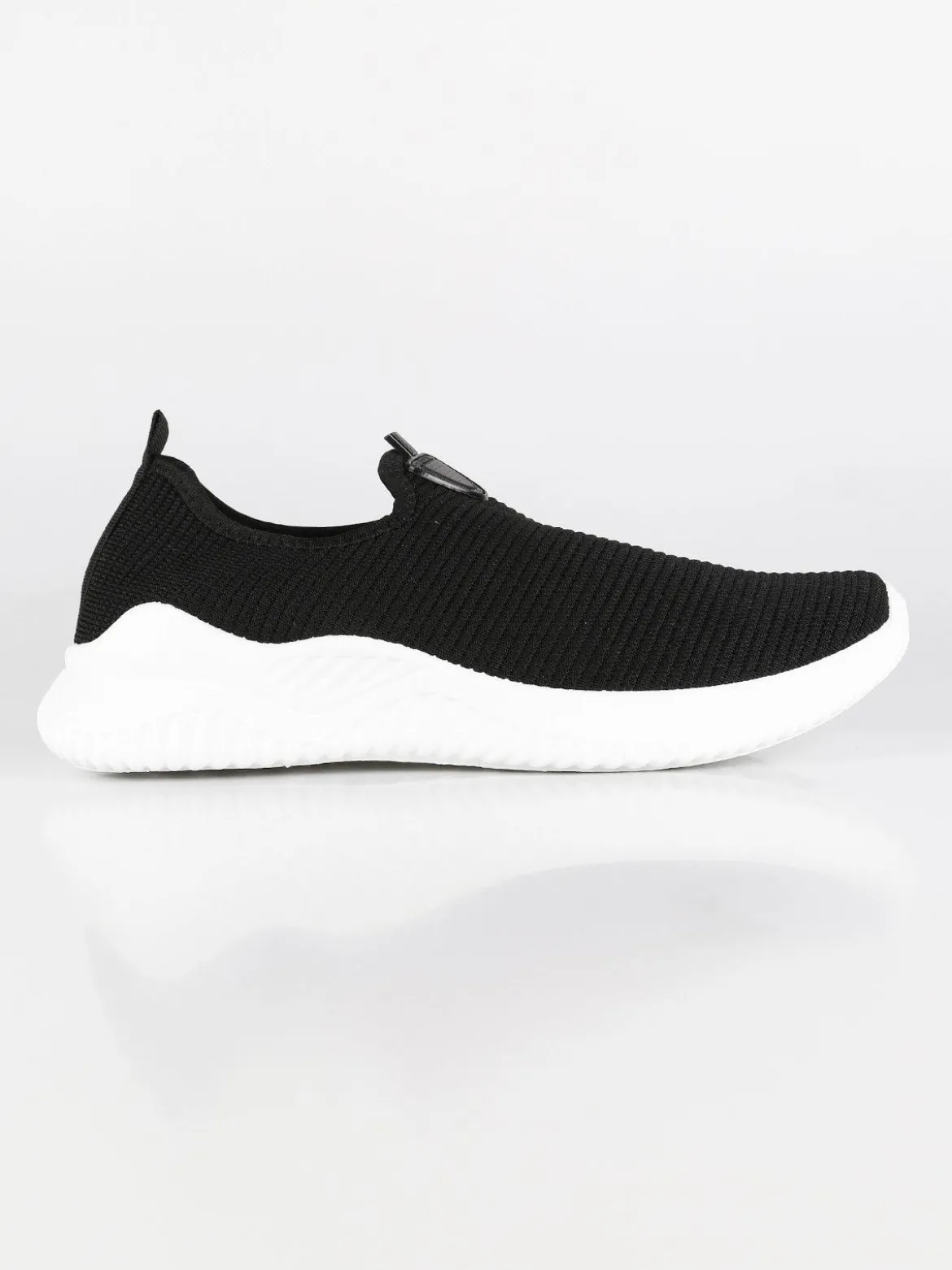 Solada Sneakers slip on nere