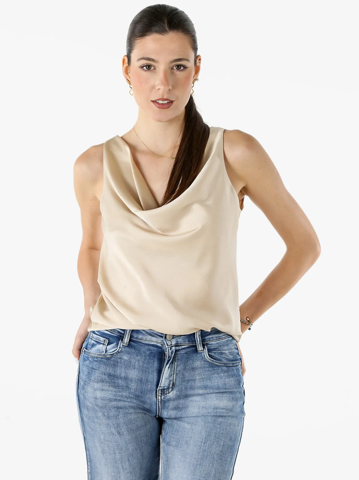 Solada Top donna smanicato con scollo a cascata in tessuto effetto raso - beige